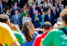 Sem ministros do STF e com Motta na tribuna, Lula participa de desfile do 7 de Setembro em Brasília