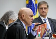 Alexandre de Moraes diz que não é normal em uma democracia no século 21 general ter anotações golpistas