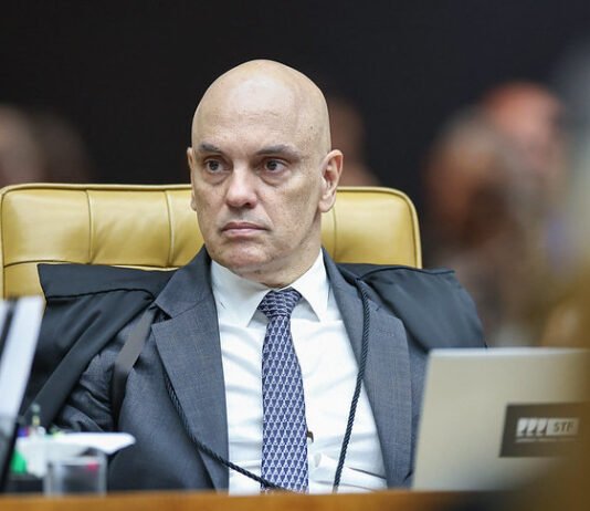 Moraes vê erros em escolta de Bolsonaro ao hospital e cobra ‘padronização’ nos trajetos