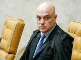Alexandre de Moraes impõe multa a Zambelli em caso de post de ódio; deputada está presa desde julho