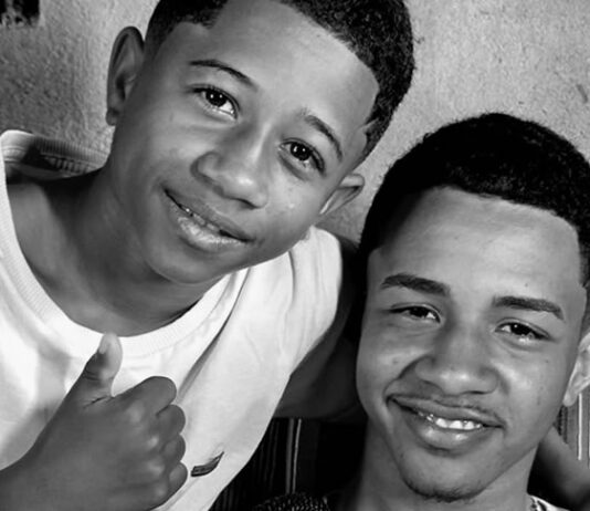 Tragédia abalou população no Baixo Sul; os cantores mirins Mateus e Samuel morrem em acidente na BR-101, próximo a Presidente Tancredo Neves; confira
