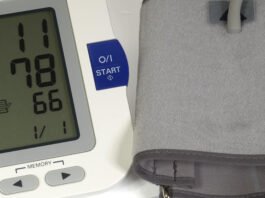 Como medir a pressão corretamente em casa: veja o tipo de aparelho recomendado e evite erros comuns