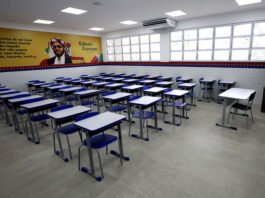 Anuário diz que apenas 4,9% dos alunos do 3º ano têm o aprendizado adequado em português e matemática na Bahia