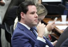 Moraes autoriza Bolsonaro a receber visitas de relator de projeto da Anistia e de líderes da oposição
