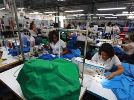 Produção industrial do Brasil cai 0,2% em julho