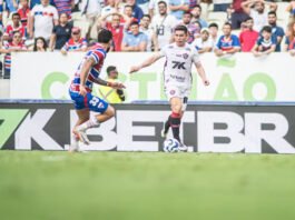Leão não rugiu: Vitória perde duelo direto contra o Fortaleza e segue sem vencer como visitante no Brasileirão
