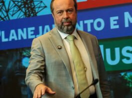 Ministro de Minas e Energia explica que apagão ocorreu por falha elétrica localizada: ‘Não foi falta de energia’