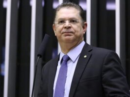 Após agradecer apenas Tarcísio por derrota do governo, líder do PL fala em ‘lapso de memória’ e cita ajuda de outros governadores