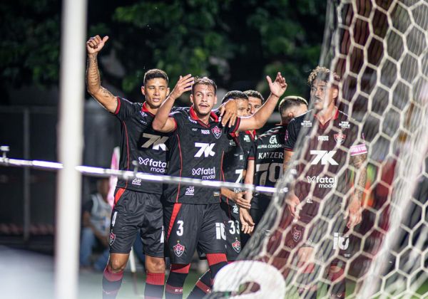 Vitoria-x-Ceara-vence-Victor-Ferreira-EC-Vitoria
