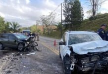 Tio policial e sobrinho morrem ao baterem carros de frente na BR-101 após despedida de solteiro no sul da Bahia