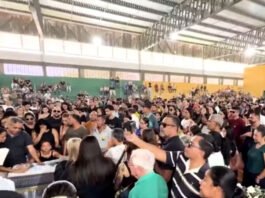 Corpos de tio e sobrinho que morreram ao baterem carros após despedida de solteiro são enterrados na Bahia