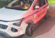 Falha mecânica faz motorista perder controle de Gol e colidir com táxi em Itaparica