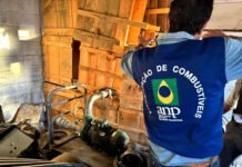 Operação na Bahia expõe elo entre PCC e fraudes em combustíveis e mandados de busca e apreensão foram realizados