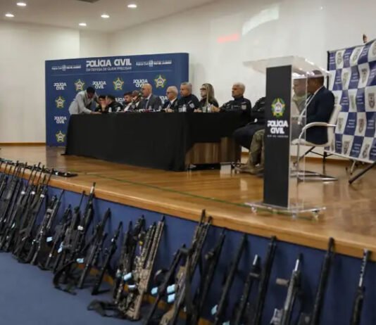 ‘Foi o maior baque que o Comando Vermelho já tomou’, diz secretário da Polícia Civil após ação no Rio de Janeiro