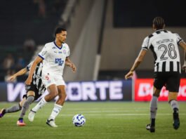 Resultado ruim: Bahia perde dois por lesão, tem expulsão e sofre derrota em confronto direto contra o Botafogo