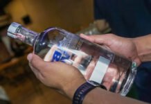 Secretaria alerta para golpes com falsos testes de metanol em bebidas alcoólicas