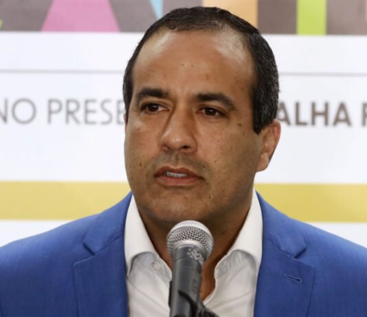 Trégua rompida: Após trocas de afagos com Jerônimo, Bruno Reis volta a atacar governo da Bahia ao lado de ACM Neto