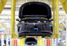 BYD inaugura primeira fábrica de carros elétricos da marca no Brasil com planta de R$ 5,5 bilhões na Bahia; confira mais
