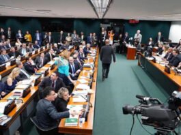 CCJ da Câmara aprova projeto que limita decisões do STF