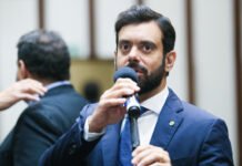 Tiago Correia critica Jerônimo por ‘requentar promessas’ em ano eleitoral