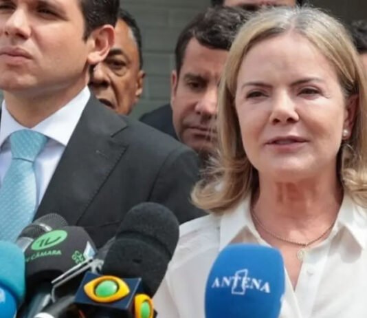 Gleisi se reúne com Hugo Motta e líderes partidários para tratar da redistribuição de cargos no governo federal