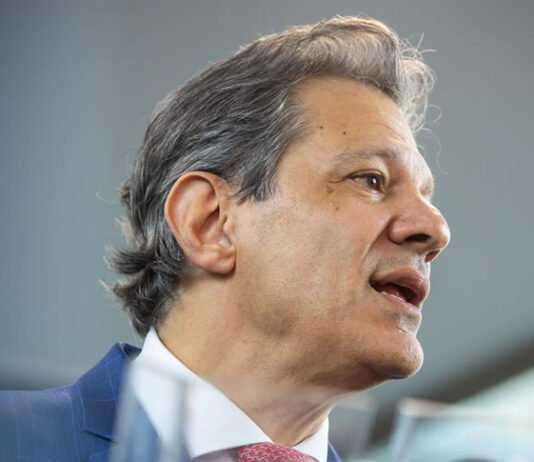 ‘Incluir o pobre no orçamento e o rico no imposto de renda já é um compromisso deste governo’, disse Fernando Haddad