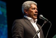 Jerônimo presta solidariedade a ACM Neto após susto em avião