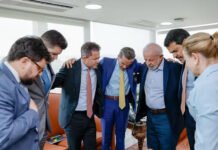 Lula recebe Jorge Messias e evangélicos no Planalto; advogado da União é um dos favoritos para vaga no STF