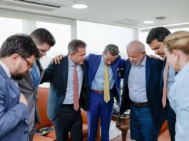 Lula recebe Jorge Messias e evangélicos no Planalto; advogado da União é um dos favoritos para vaga no STF