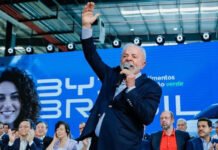 Lula anuncia criação de nova universidade com nome em homenagem a Dona Canô, mãe de Caetano e Maria Bethânia