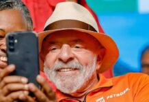 A um ano das eleições 2026, oposição de direita está cometendo erros que têm aberto caminho para Lula se fortalecer