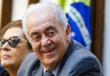 Chapa nas eleições de 2026 deverá ser discutida durante viagem dos senadores baianos com o presidente Lula; entenda