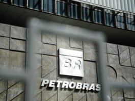 Petrobras aprova plano de demissão voluntária para até 1,1 mil pessoas