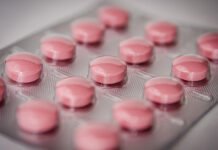 Omeprazol causa demência? O que se sabe sobre os riscos do uso contínuo