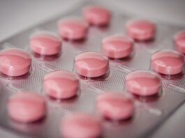 Omeprazol causa demência? O que se sabe sobre os riscos do uso contínuo