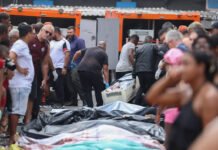Governo do Rio estima 119 mortes; moradores retiram corpos da mata