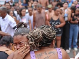 Ativistas denunciam “massacre” em ação policial no Rio