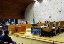 Lula e Trump discutiram fim de sanções a ministros do STF