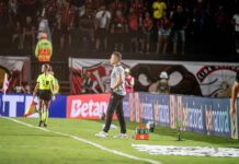 Jair Ventura celebra resultado do Vitória diante do Ceará no Barradão e afirma: ‘Nos coloca na briga novamente’