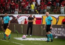 Jair Ventura diz que faltou sorte ao Vitória no Barradão e lamenta gol no fim do jog: ‘Hoje voltamos a sangrar’
