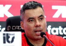 Técnico Jair Ventura aprova goleada pelo baianão, explica variação tática e aponta busca do Vitória por novo camisa 9