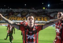 Embalado pelo Barradão, Vitória derrota o Bahia e volta a vencer um Ba-Vi pela Série A do Brasileiro após 11 anos
