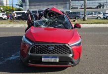 Comerciante morre após colisão entre carro e ônibus em cruzamento de Feira de Santana