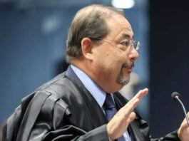 Defesa de Bolsonaro afirmou que prisão preventiva decretada por Moraes causa uma profunda perplexidade; confia mais