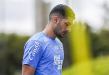 Bahia perde Michel, mas tem retorno de Kanu contra Fortaleza; meia desfalca após levar terceiro cartão