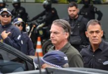 STF: Defesa de Jair Bolsonaro pede autorização a Moraes para visita de Tarcísio ao ex-presidente na Papudinha