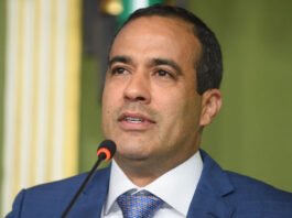 Prefeito Bruno Reis lamenta tragédia e diz que prédio que caiu em Salvador era irregular