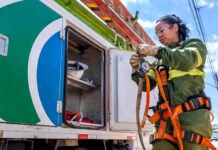 Curso gratuito para formar eletricistas tem 135 vagas no interior da Bahia com turmas exclusivas para mulheres