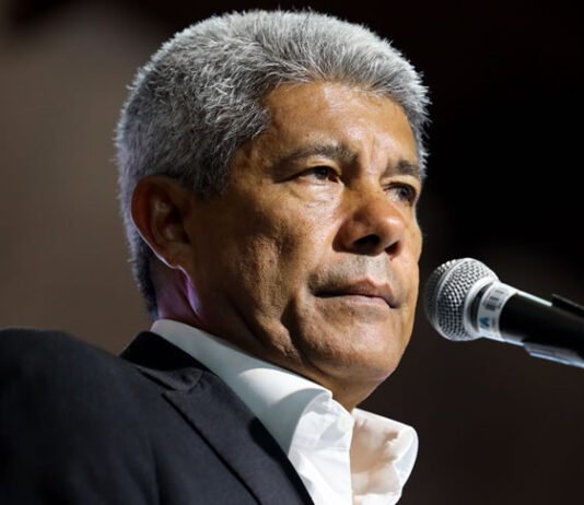 Eleição no Esporte Clube Vitória poderá antecipar um embate entre Jerônimo e ACM Neto, marcado para 2026; confira