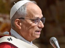 Vaticano critica poligamia e poliamor em novo decreto aprovado pelo papa: ‘Um único cônjuge é suficiente’